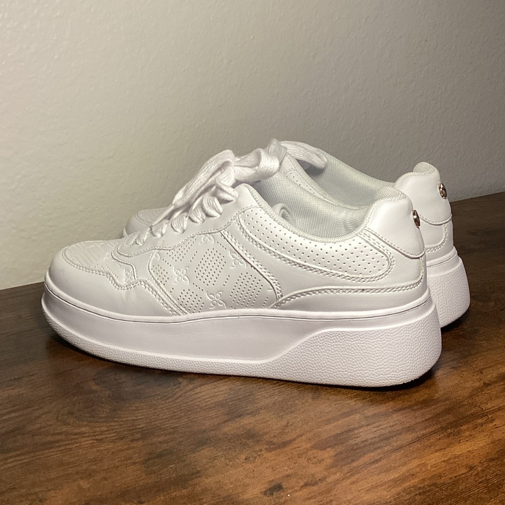 Women’s l Nine West White Platform Sneakers Size 7M - Picture 2 of 9